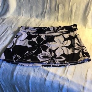Black & White Hawaiian Beach Cover-Up Skirt🌺🏝️🌊
